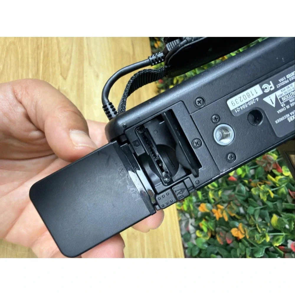 Sony Handycam DCR-SX85 16GB Camcorder + 3 Batteries & Portable Charger (TESTED)